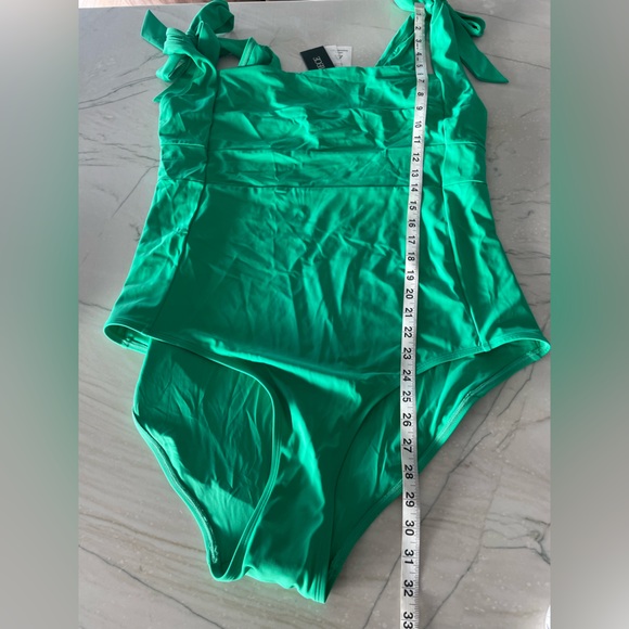 Women's UNE PIECE NWT Classic Square Neck One Piece Swim Suit-Green-Sz 20 - Picture 6 of 12